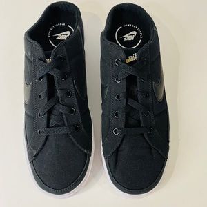 Size 9 - Nike Court Legacy Mule Black